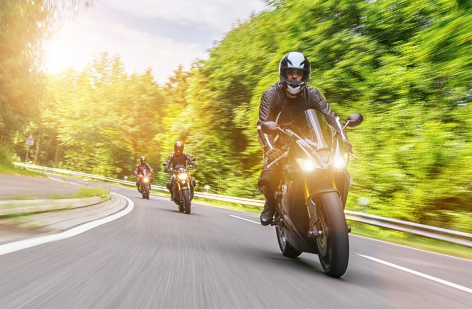 Motorradfahrer, unterwegs zum Klausenpass – Landvogthaus gilt als Top-Unterkunft